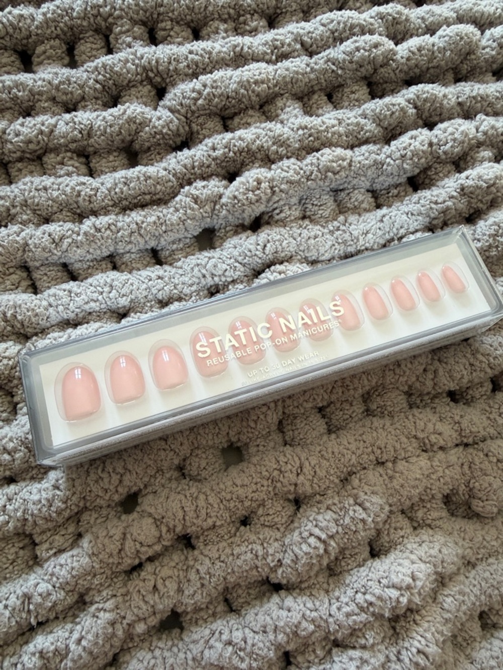 Static Nails Reusable Press-On Nails in Soft Pink